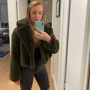 Meet your Posher, Michaila